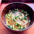 azbjbn's cooksnap of when they made もやしと油揚げのボリューム味噌汁.