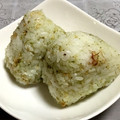 エルルン's cooksnap of when they made 青ゆず＆白ゴマ＆鰹節のおにぎり.