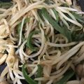 ァーャ's cooksnap of when they made シンプル☆もやしとシメジの炒め物.