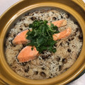 Bee☆みつばち's cooksnap of when they made 土鍋で簡単★鮭としめじの炊き込みご飯.