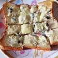 みゃじま's cooksnap of when they made 1歳からの一口でぱくっとチーズトースト.