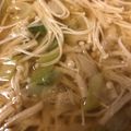 クックQULPYE☆'s cooksnap of when they made 簡単！無難！長ネギとえのきのお味噌汁.