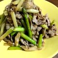 ぱちぱちの日's cooksnap of when they made アスパラ舞茸豚バラのオイスターソース炒め.