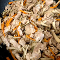 がっつママ's cooksnap of when they made 簡単☆焼肉のタレで豚小間とキノコの炒め物.