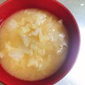 ぱんだ170071's cooksnap of when they made 簡単和食にキャベツ玉ねぎワカメのお味噌汁.