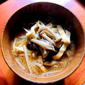 azbjbn's cooksnap of when they made もやしとしめじと油揚げの味噌汁.