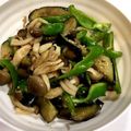 ☆megunyan☆'s cooksnap of when they made 簡単 ナスとピーマンのごま炒め.