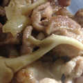 クックHDEHXO☆'s cooksnap of when they made ササッと簡単♪豚バラと舞茸の塩レモン炒め.