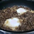 nachichoco's cooksnap of when they made 落とし卵で簡単☆甘辛牛たま丼.