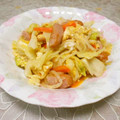 ＠迷子＠'s cooksnap of when they made キャべもやウィンナー炒め 卵とじ.