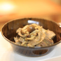 ぽっぽぺぺ's cooksnap of when they made 豚肉としめじの生姜醤油ゴマ炒め.