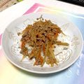 S72☆'s cooksnap of when they made ご飯がすすむ♪簡単ごぼう挽き肉丼.