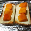けんけん1016's cooksnap of when they made めっちゃ旨 !!マンゴークリチトースト♪.