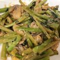 HappyYumi's cooksnap of when they made 豚とブロッコリーの茎で中華炒め♪.
