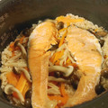 ＊りえる＊'s cooksnap of when they made 2度美味しい☆鮭ときのこの炊き込みご飯.