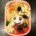 どらど～ら's cooksnap of when they made 薄焼き玉子で花・飾り切り・キャラ弁.