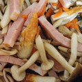 クックVDIUNF☆'s cooksnap of when they made ウインナーちくわしめじのコンソメ炒め＊.