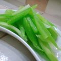 おんかめ's cooksnap of when they made 簡単美味しい♪セロリのオリーブ炒め.