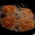 ame-ikuru's cooksnap of when they made 残ったカレーリメイク❤ライスコロッケ❤.