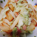 うさちぃか's cooksnap of when they made 簡単美味・ジャガイモとキャベツの旨塩炒め.