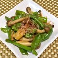 にきけん's cooksnap of when they made 万願寺唐辛子と丹波しめじのバター醤油炒め.