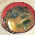 きらり流れ星's cooksnap of when they made じゃが芋と玉葱とわかめの味噌汁.