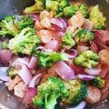 ちゃーりーWKY's cooksnap of when they made 紫玉ネギと海老のガーリック炒め.