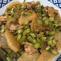 メリケンキッドママ☆'s cooksnap of when they made 豚バラ大根、大根の葉っぱと生姜入り♪.
