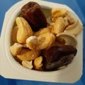 カクヨ's cooksnap of when they made ヨーグルトにナッツ&レーズン.