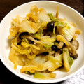 たけはぐ's cooksnap of when they made 白菜とキノコのパパっと炒め★簡単副菜.