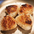 つん2さん's cooksnap of when they made 焼き肉のたれで簡単焼きおにぎり.