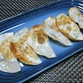 ジョングレ's cooksnap of when they made 鮭フレーク&チーズ☆餃子の皮で半月焼き.