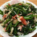 黄金の輝き亭's cooksnap of when they made ほうれん草とカニかましめじのバター炒め.