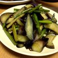クロ８５'s cooksnap of when they made なすとにんにくの芽のナンプラー炒め.