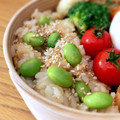 hiroerico's cooksnap of when they made 鮭フレークと枝豆のずぼら混ぜご飯☆.