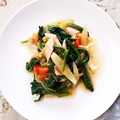 ♡こもれび♡'s cooksnap of when they made ソーセージとほうれん草とトマトの炒め物.