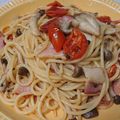 しぶみきちゃん's cooksnap of when they made 秋のきのこたっぷりセミドライトマトパスタ.