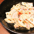 ayappi18's cooksnap of when they made れんこんとニンニクのアヒージョ風炒め♪.