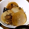 みゆすけ1645's cooksnap of when they made 鯖味噌煮缶で「さば味噌大根」.