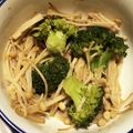 土屋はちまき's cooksnap of when they made ブロッコリーとえのきのレンジ蒸し.