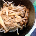 くまんぼう's cooksnap of when they made もやしとしめじのﾊﾞﾀｰ醤油炒め★.