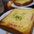 ☆あひるさん☆'s cooksnap of when they made 朝食に簡単ハムチーズトースト.