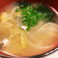 ぷりっこ警備会社's cooksnap of when they made 朝食に♪白菜と玉葱のほんわか甘～い味噌汁.