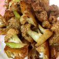 椎茸野原's cooksnap of when they made カリフラワーと豚肉の醤油炒め.