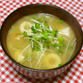 tokotann's cooksnap of when they made ちくわと豆腐とかいわれのお味噌汁.