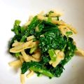 ＊キーツニャン＊'s cooksnap of when they made ほうれん草とりんごのピーナツ和え.