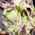 まもくるりん's cooksnap of when they made キャベツがポイント♡　あさりの酒蒸し.