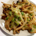 YUKIKI☆'s cooksnap of when they made 揚げ焼きで楽々★玉ねぎと枝豆のかき揚げ.