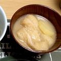 けんよこ's cooksnap of when they made じゃがいもと油揚げの味噌汁.