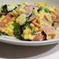 10りい's cooksnap of when they made 小松菜とベーコンのチーズ卵炒め.